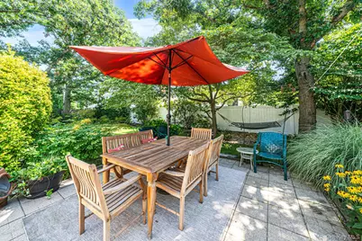123 Clinton Avenue, Patchogue, NY 11772 - Photo 18