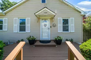 123 Clinton Ave, Patchogue, NY 11772 - Photo 4