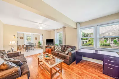 123 Clinton Avenue, Patchogue, NY 11772 - Photo 6