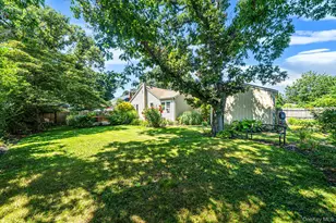 123 Clinton Ave, Patchogue, NY 11772 - Photo 22