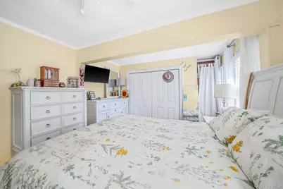 123 Clinton Avenue, Patchogue, NY 11772 - Photo 14
