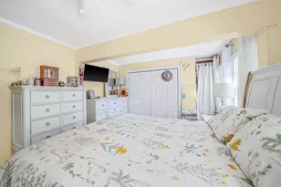 123 Clinton Ave, Patchogue, NY 11772 - Photo 14