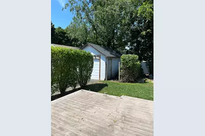 137 E Roosevelt Avenue, Roosevelt, NY 11575 - Photo 22