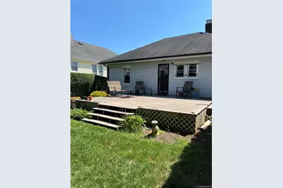 137 E Roosevelt Avenue, Roosevelt, NY 11575 - Photo 20
