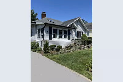 137 E Roosevelt Avenue, Roosevelt, NY 11575 - Photo 2