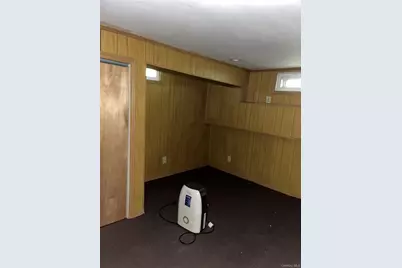 137 E Roosevelt Avenue, Roosevelt, NY 11575 - Photo 16
