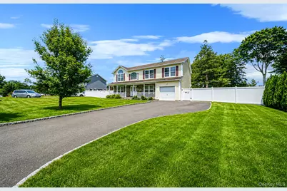 12 Nostrand Avenue, Brentwood, NY 11717 - Photo 2
