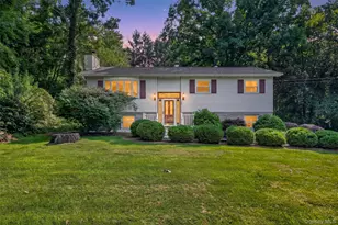 37 Julie Dr, Hopewell Junction, NY 12533 - Photo 4