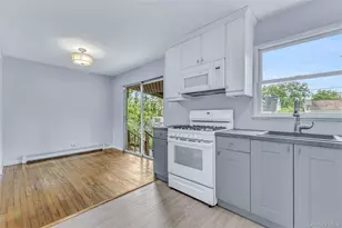 38 Saddle Ln, Centereach, NY 11720 - Photo 10