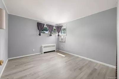 163 Buffalo Avenue, Lindenhurst, NY 11757 - Photo 8