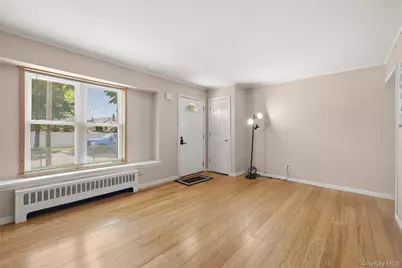 163 Buffalo Avenue, Lindenhurst, NY 11757 - Photo 2