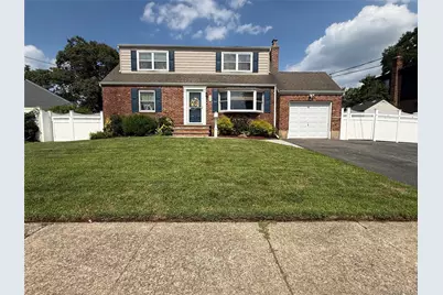 344 N Ontario Avenue, Lindenhurst, NY 11757 - Photo 6
