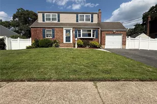 344 N Ontario Ave, Lindenhurst, NY 11757 - Photo 6