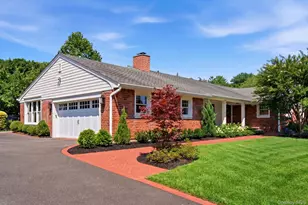 23 Renwick Ave, Huntington, NY 11743 - Photo 2