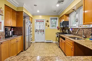50 Manor Rd, Valley Stream, NY 11580 - Photo 10