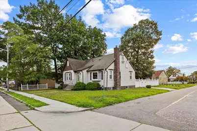 50 Manor Road, Valley Stream, NY 11580 - Photo 2