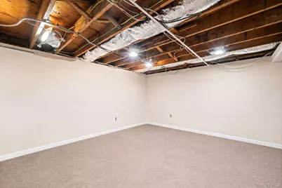 15 Kirby Lane, Commack, NY 11725 - Photo 32