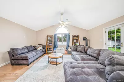 15 Kirby Lane, Commack, NY 11725 - Photo 14