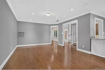 62 Wimbledon Drive, Roslyn, NY 11576 - Photo 14