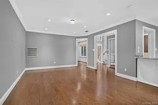 62 Wimbledon Dr, Roslyn, NY 11576 - Photo 14