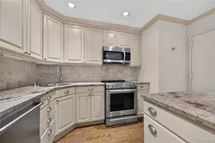 62 Wimbledon Dr, Roslyn, NY 11576 - Photo 22