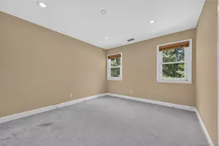 62 Wimbledon Dr, Roslyn, NY 11576 - Photo 28