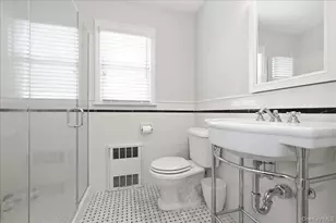 43 Scott St, New Hyde Park, NY 11040 - Photo 18