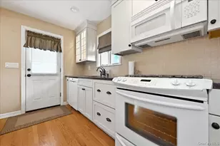 43 Scott St, New Hyde Park, NY 11040 - Photo 14
