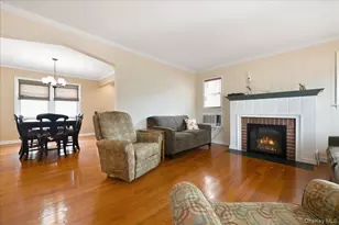 43 Scott St, New Hyde Park, NY 11040 - Photo 4