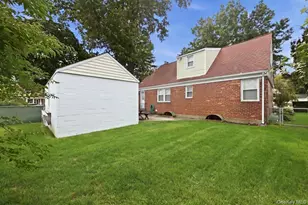 43 Scott St, New Hyde Park, NY 11040 - Photo 28