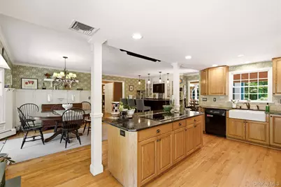 7 Private Road, Huntington, NY 11743 - Photo 18