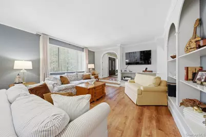 121 Newport Road, Yonkers, NY 10710 - Photo 18