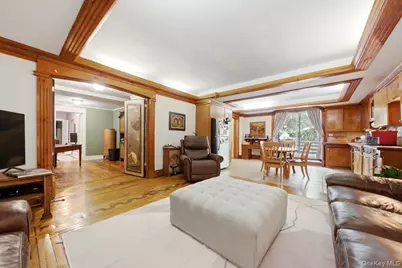121 Newport Road, Yonkers, NY 10710 - Photo 40