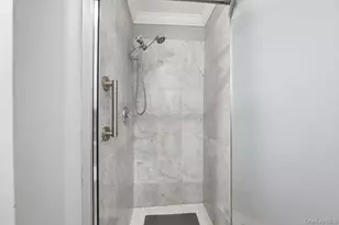 121 Newport Rd, Yonkers, NY 10710 - Photo 34