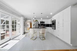 121 Newport Rd, Yonkers, NY 10710 - Photo 12