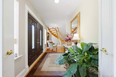 121 Newport Road, Yonkers, NY 10710 - Photo 4