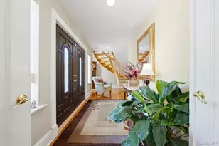 121 Newport Rd, Yonkers, NY 10710 - Photo 4