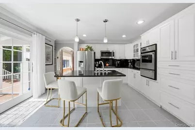 121 Newport Road, Yonkers, NY 10710 - Photo 8