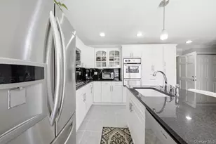 121 Newport Rd, Yonkers, NY 10710 - Photo 10