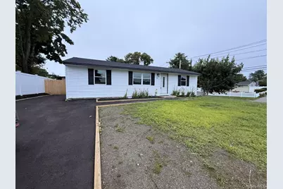14 Marie Lane, Central Islip, NY 11722 - Photo 1