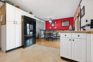 23 Hampshire Dr, Farmingdale, NY 11735 - Photo 12