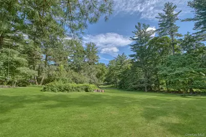 35 Saxon Woods Road, White Plains, NY 10605 - Photo 4