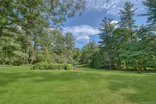 35 Saxon Woods Rd, White Plains, NY 10605 - Photo 4