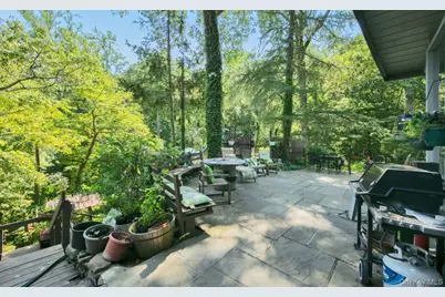 35 Saxon Woods Road, White Plains, NY 10605 - Photo 12
