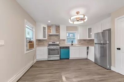 10 Stratton, Huntington Station, NY 11746 - Photo 6