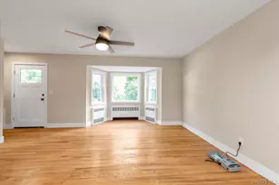 10 Stratton, Huntington Station, NY 11746 - Photo 2