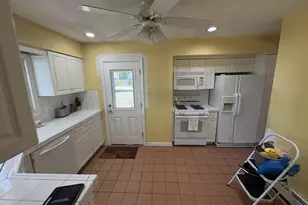 108 Glen Rd, Babylon, NY 11703 - Photo 8
