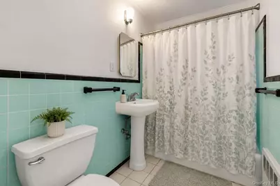17 Robins Crescent #17, New Rochelle, NY 10801 - Photo 10