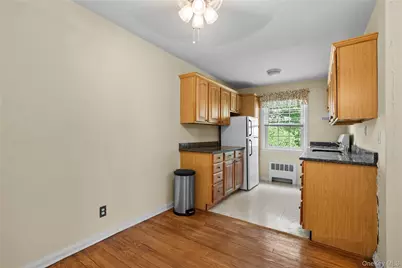 17 Robins Crescent #17, New Rochelle, NY 10801 - Photo 8