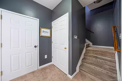 821 Prospect Avenue, Westbury, NY 11590 - Photo 18